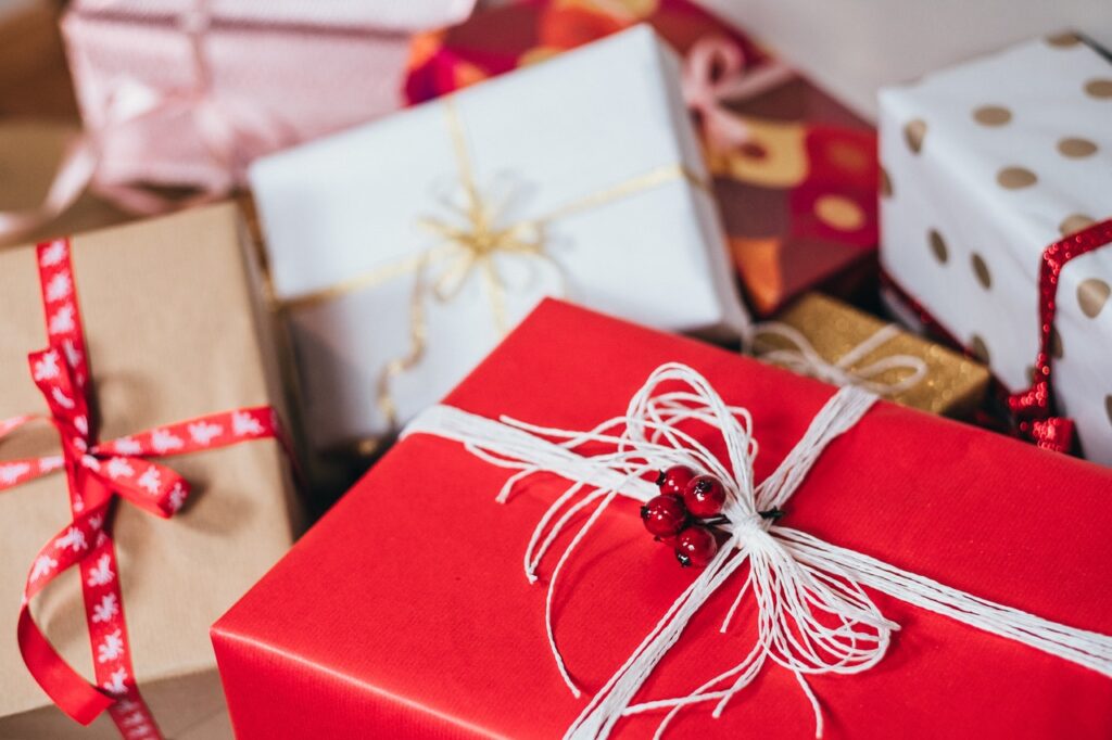 Christmas around the world - Lebanon - Christmas gifts