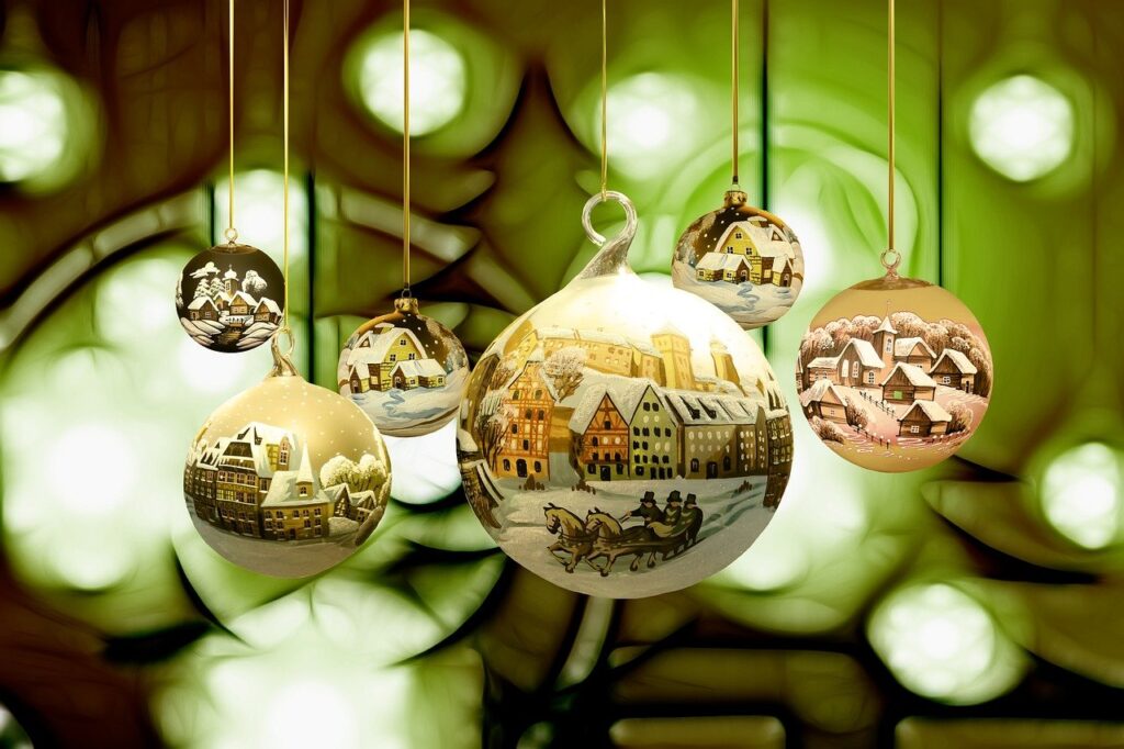 Christmas around the world - Portugal - Christmas baubles