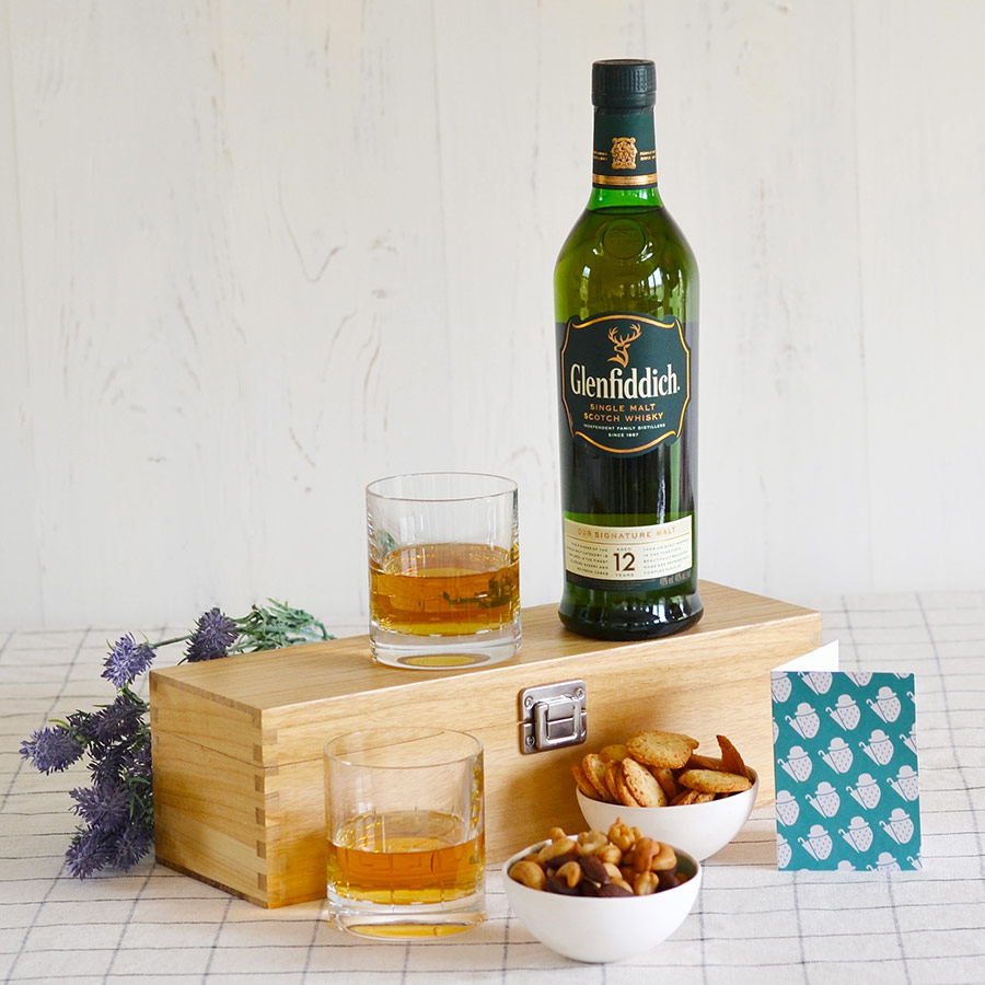 The-Macallan-Gold-Single-Malt-Whisky-Gift-at-The-British-Hamper-Company