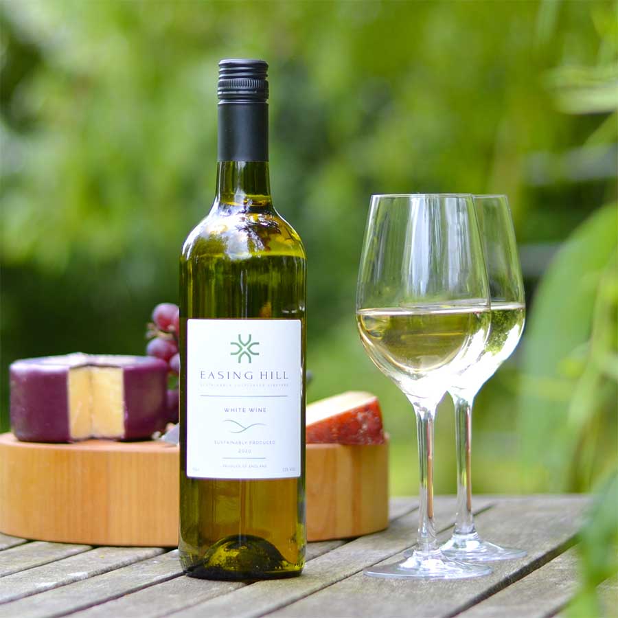 The English White Wine Gift Image 3